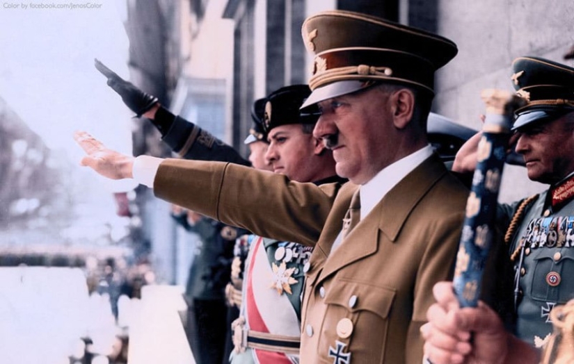 18 famous historical photographs in color