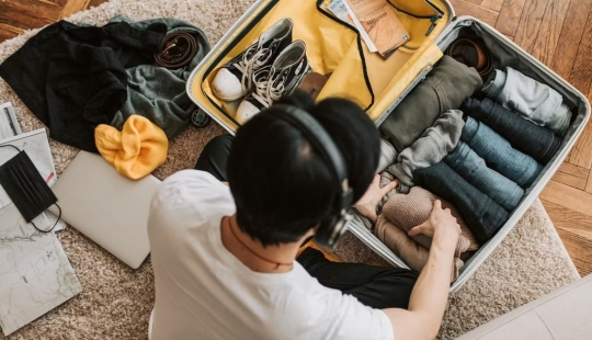 18 Tips For Minimalist Packing (That Actually Work)