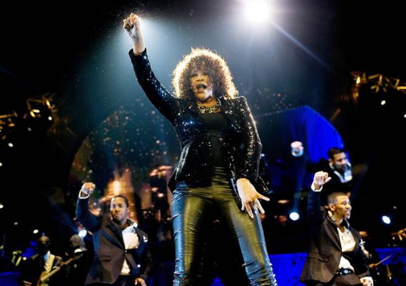 19 bright shots from the biography of Whitney Houston