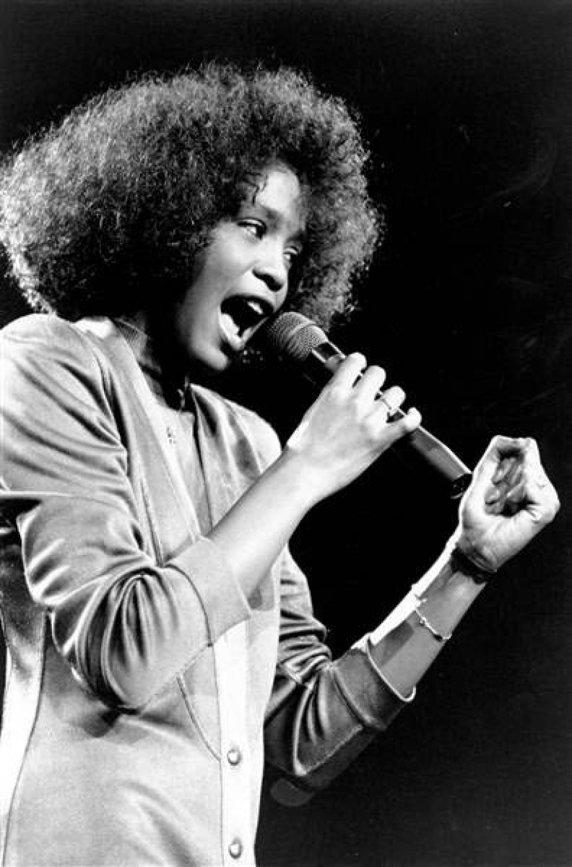 19 fotos brillantes de la biografía de Whitney Houston