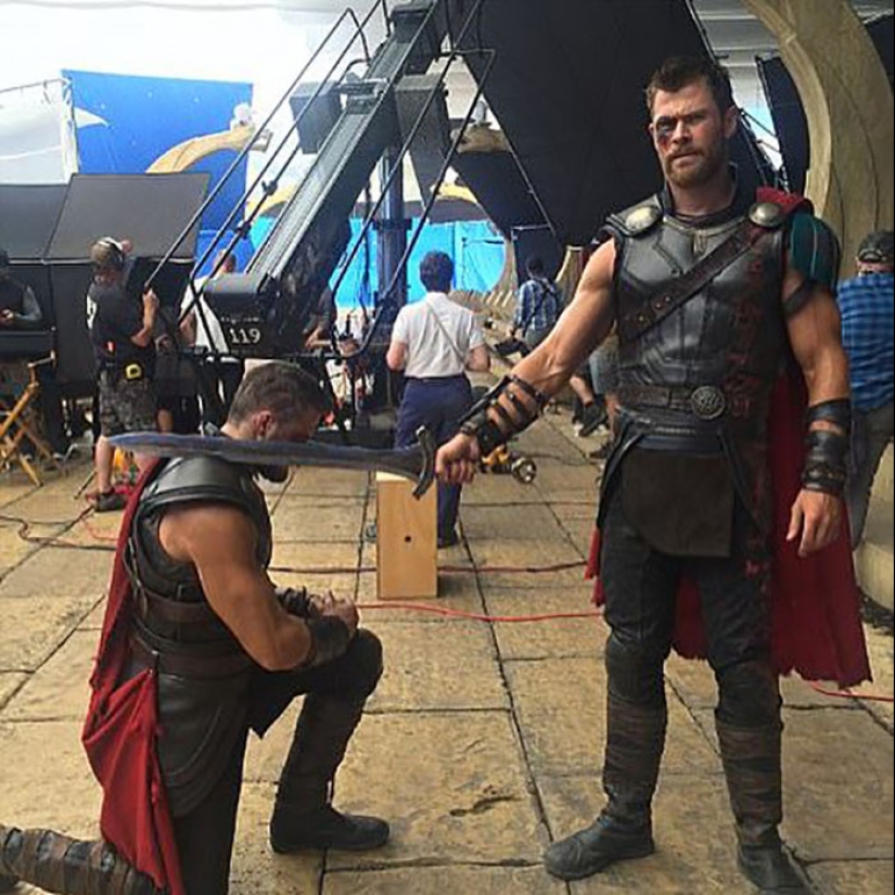 19 photos of the "Avengers" with their understudies, after which the actors don't look so cool
