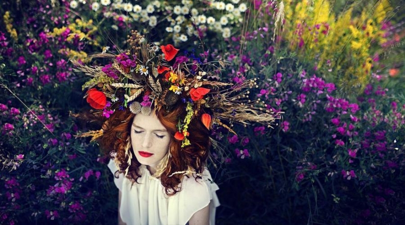 20 adorable girls with flower wreaths