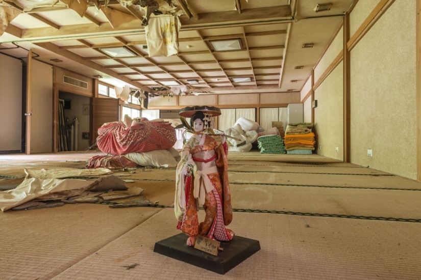 20 fotos de lugares abandonados increíblemente hermosos en Japón