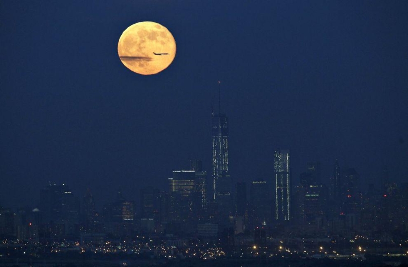 20 most beautiful photos of the &quot;supermoon&quot; 2013