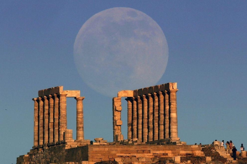 20 most beautiful photos of the &quot;supermoon&quot; 2013