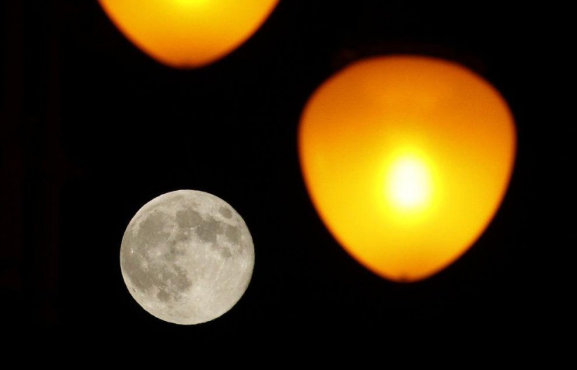 20 most beautiful photos of the &quot;supermoon&quot; 2013