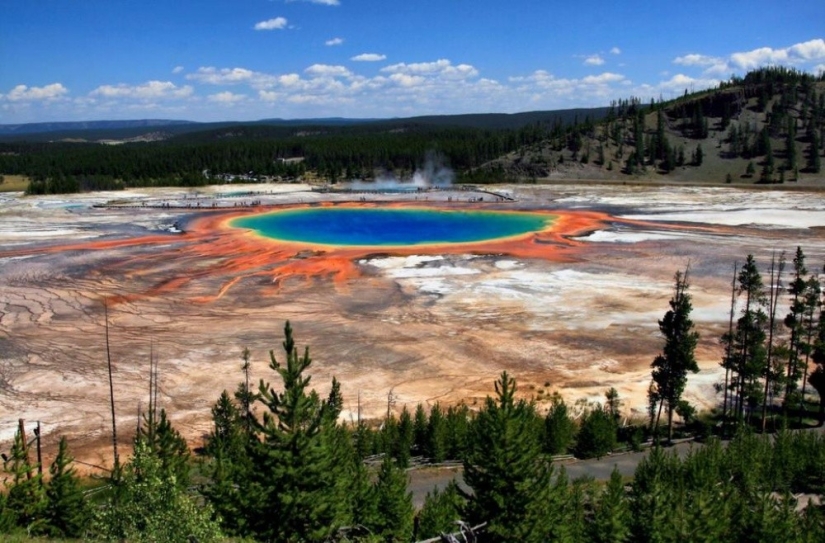 20 places on the planet where nature has spared no colors