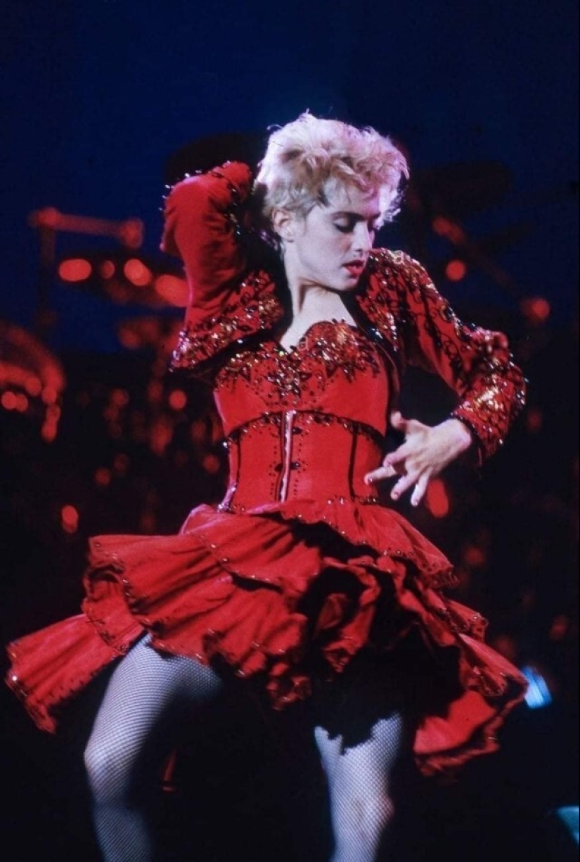 20 stunning stage images of Madonna from the 80s
