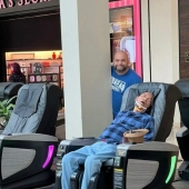 20 Times People Spotted Men Having A Miserable Time While Shopping And Just Had To Take A Pic