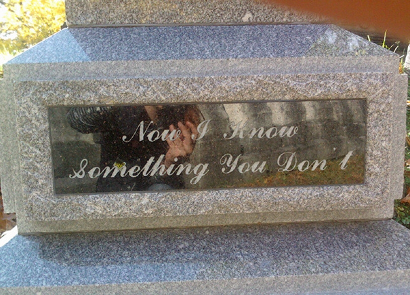 20 ways to stay in history by coming up with an original signature for a tombstone