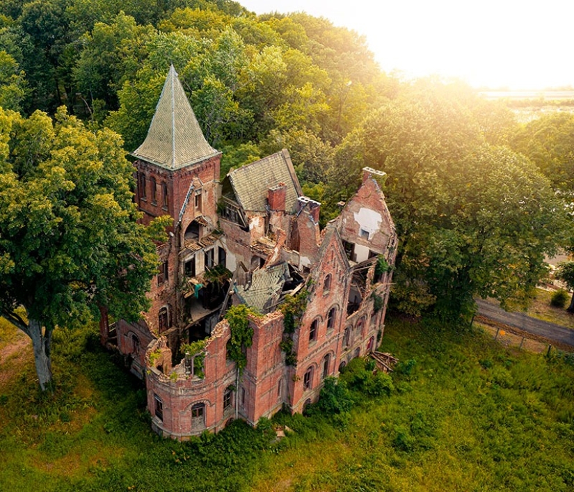 22 abandoned places where people have been recently