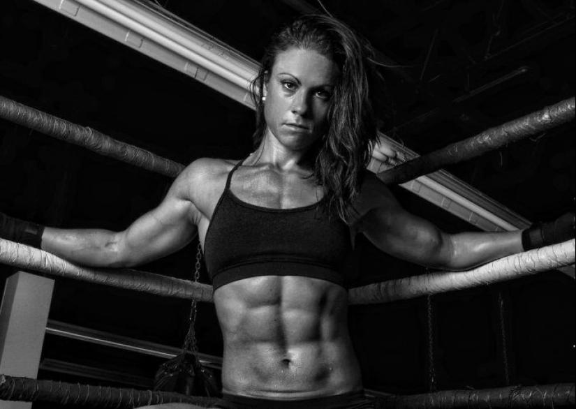 22 beautiful girls with pumped-up abs