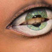 22 Crazy Halloween Makeup Ideas