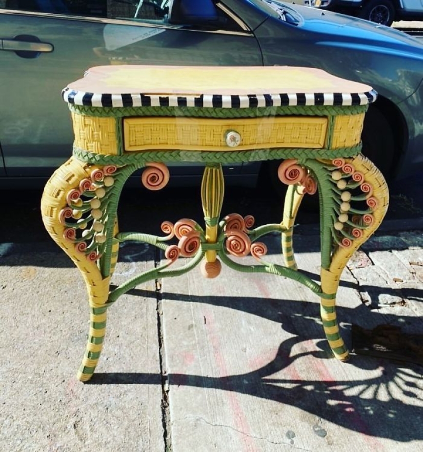 22 examples of how some people throw away and others find treasures right in the middle of the street