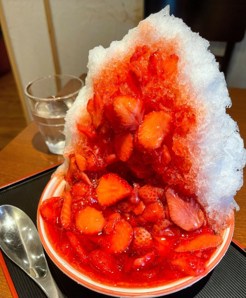 22 examples of unusual culinary masterpieces from Japan