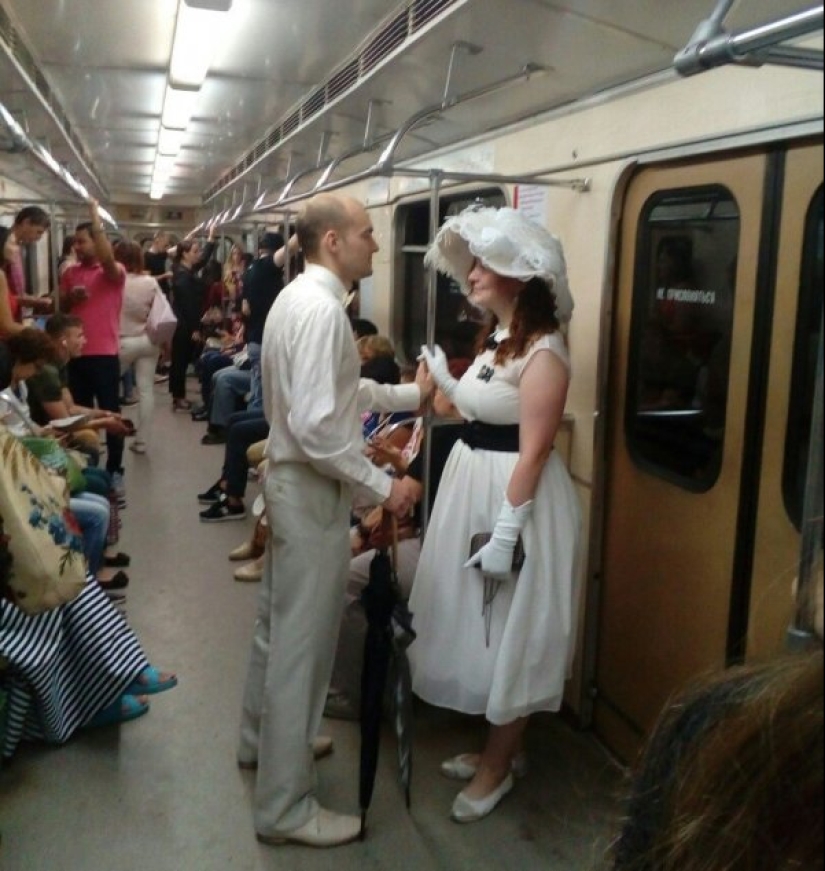 22 fashionistas and just an eccentric who are found only in the subway