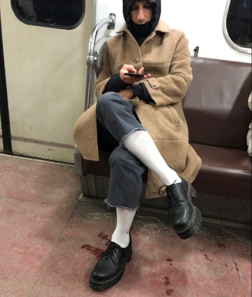 22 fashionistas del metro doméstico, cuya indiferencia solo puede ser envidiada