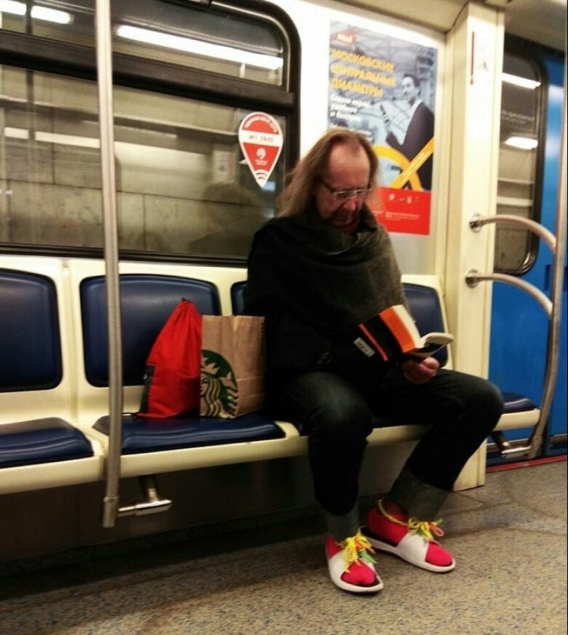 22 fashionistas del metro doméstico, cuya indiferencia solo puede ser envidiada