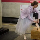 22 fashionistas y solo una excéntrica que solo se encuentran en el metro