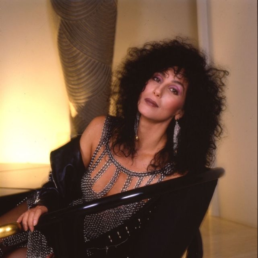 22 magníficas fotos vintage de Cher de los años 80