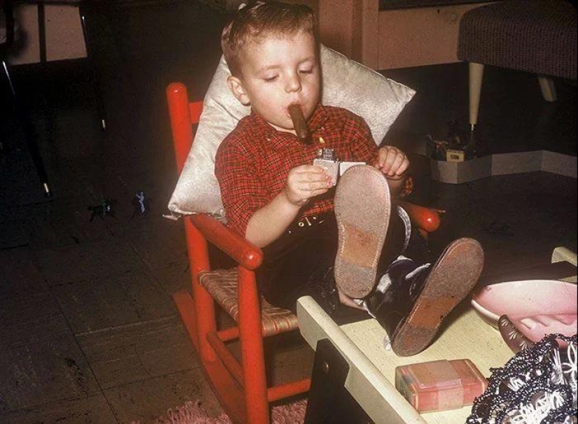 22 photos how to raise children in the past or that today's parents will not be good