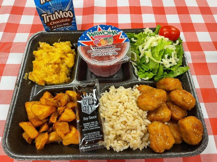 22 school lunches from around the world