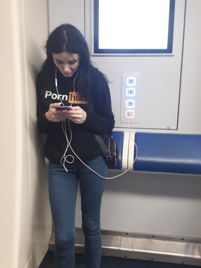 22 stylish passengers of the St. Petersburg metro