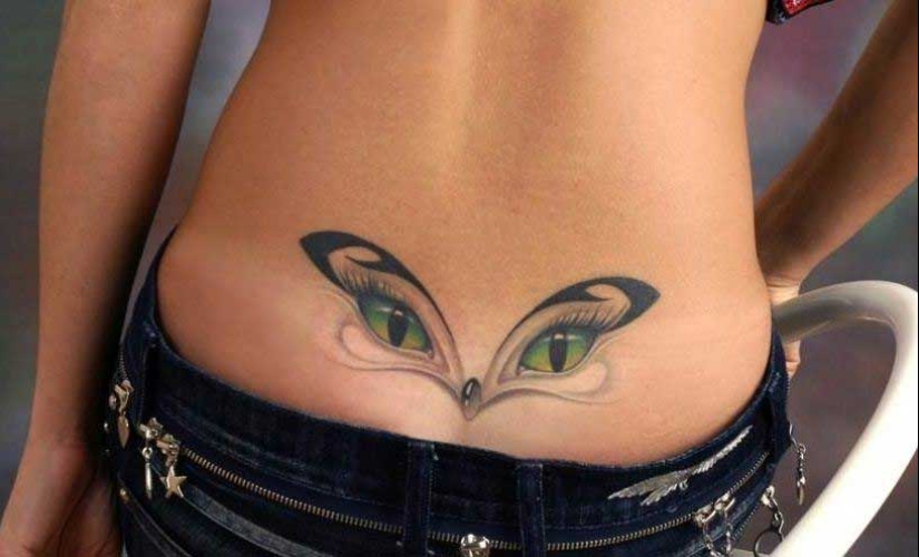 22 tatuajes de muñones de vagabundo de moda en la espalda baja