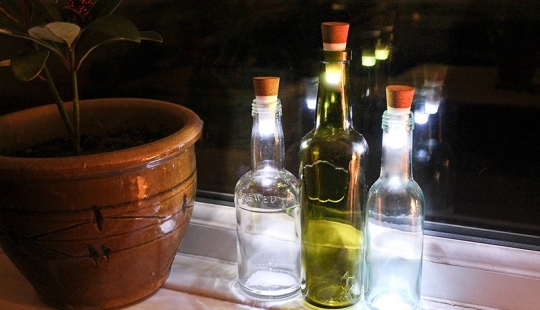 22 ways to turn an empty bottle into a practical piece of art