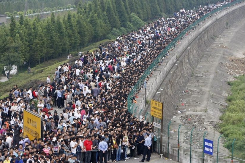 23 shocking photos about how many people there are in China