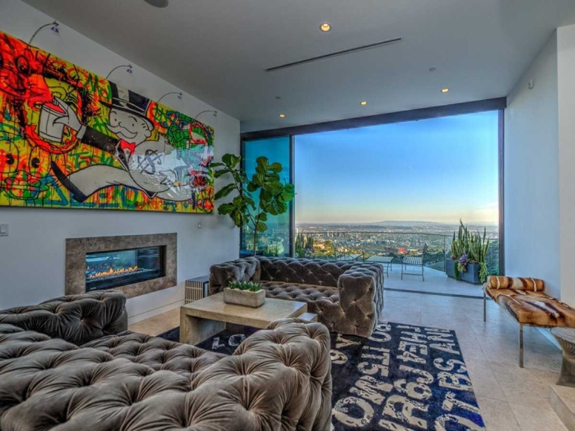 23-year-old YouTube star Jordan Maron bought a $4.5 million mansion in Hollywood