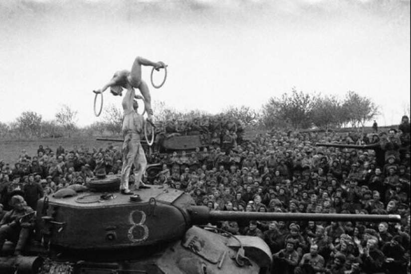 25 historical photos that captured the dramatic moments of the past