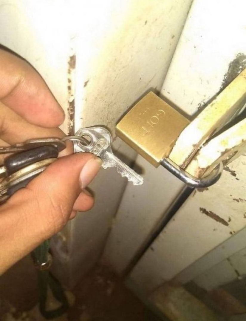25 photos of people who clearly have big problems with luck