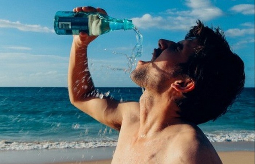 25 things that all people do when they think that no one sees them