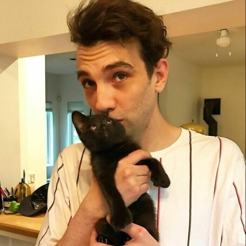 30 celebrities who love cats