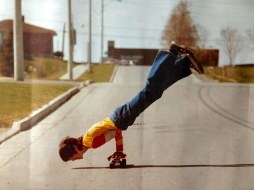 30 fotos de padres jóvenes que eran definitivamente más geniales que nosotros hoy