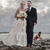 30 hopelessly screwed up wedding photos