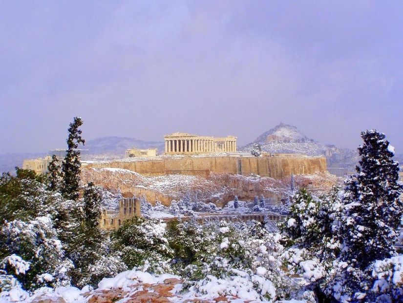 30 reasons to fall in love with Greece