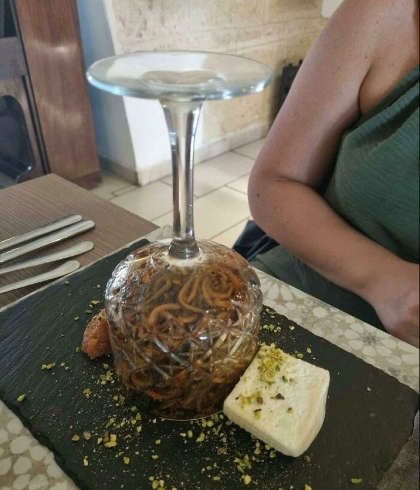 35 examples of strange, wild and terrible serving of dishes