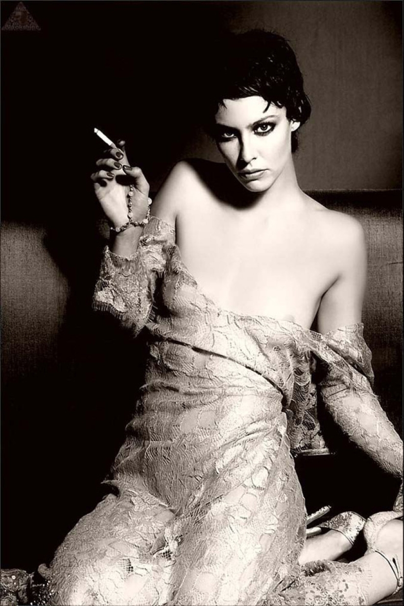 37 fatal beauties and cigarettes