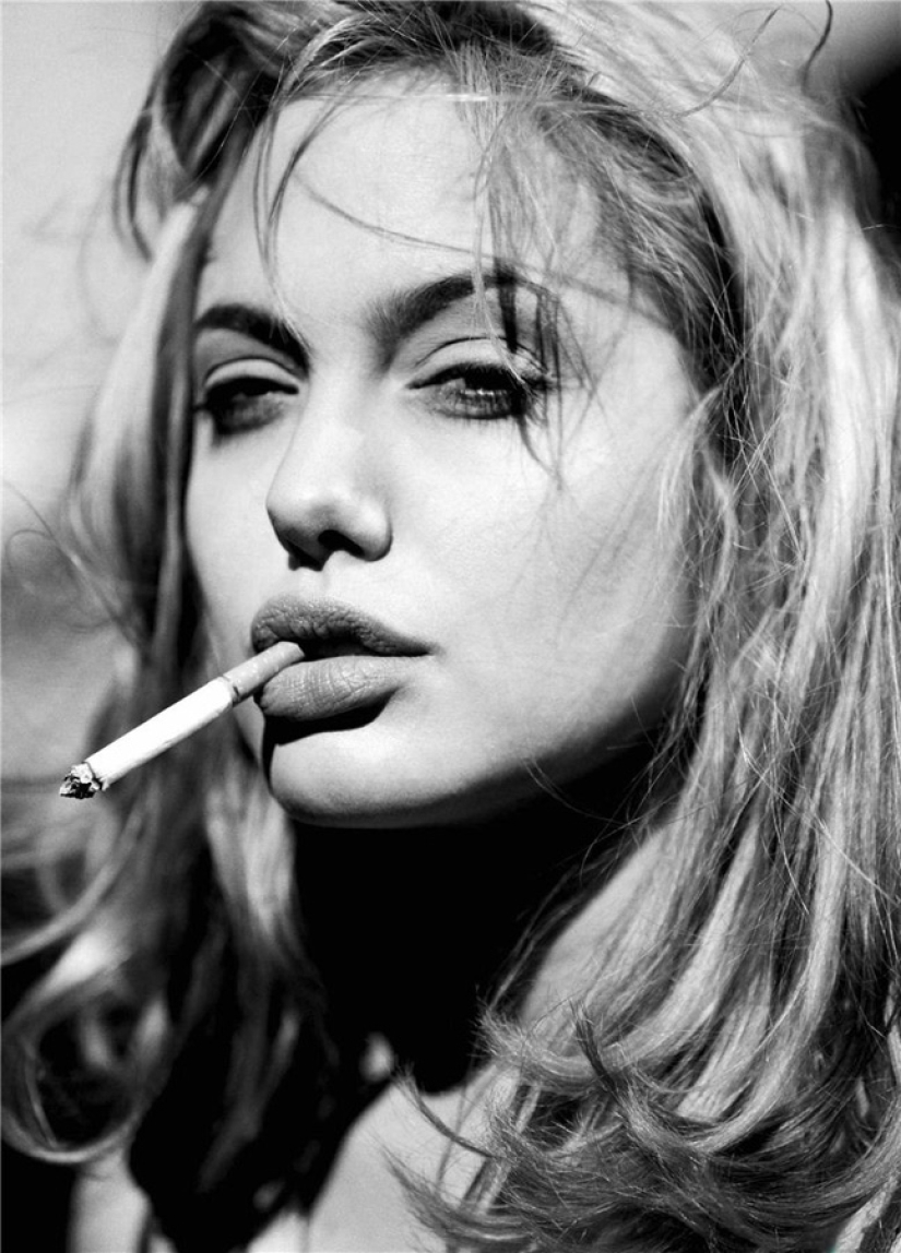 37 fatal beauties and cigarettes