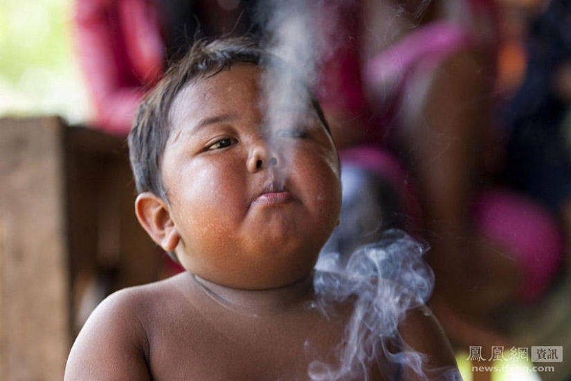 4-year-old Indonesian quit smoking and began to overeat