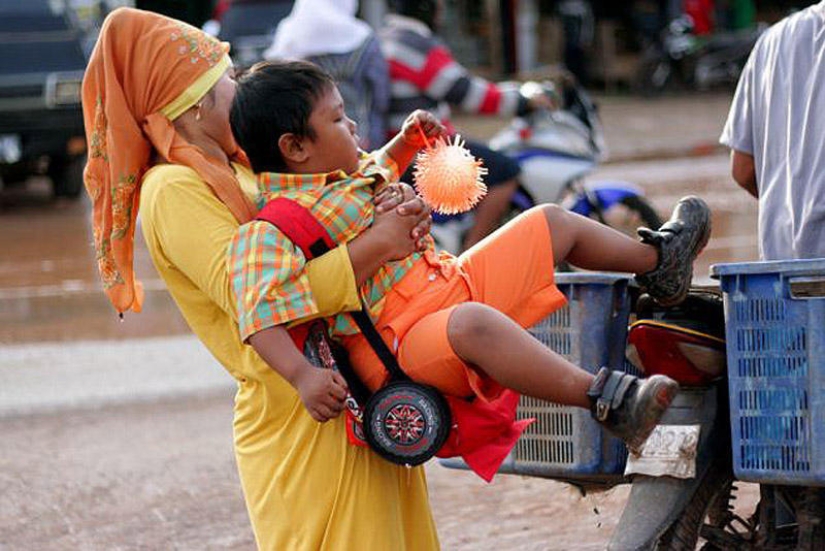 4-year-old Indonesian quit smoking and began to overeat