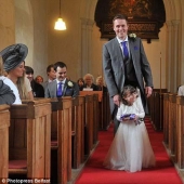 4-year-old paralyzed girl was able to walk the bride to the altar