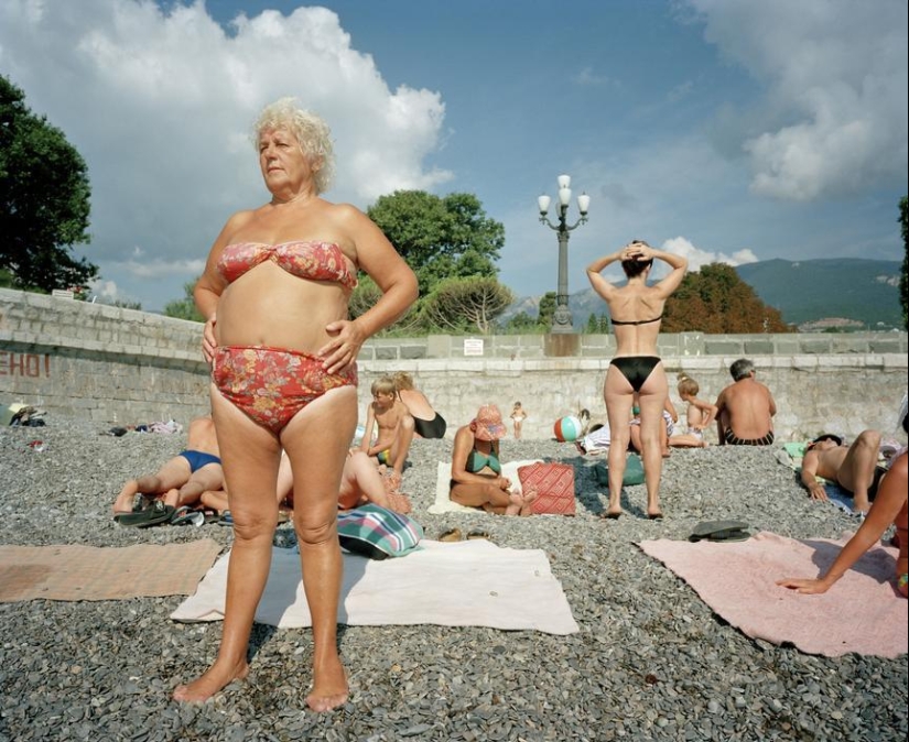 40 nostálgico marcos: Yalta 90‑s en el lente del fotógrafo Británico
