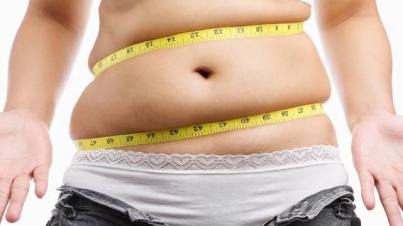 5 reasons for a large belly, not related to regular overeating