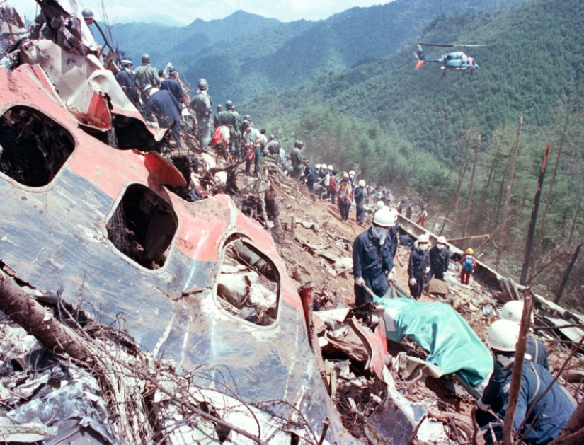 520 corpses, panic and harakiri: the story of one of the most horrible plane crash of the XX century