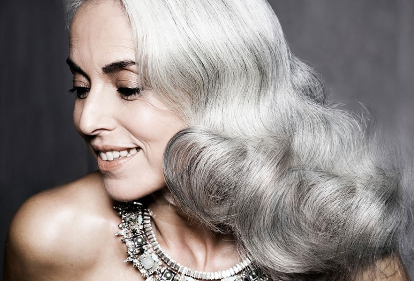 59-year-old grandmother is a super beautiful and successful model!