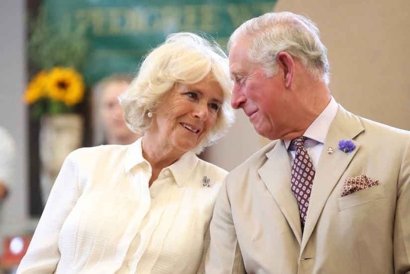 6 razones por las que Camilla Bowles y el príncipe Carlos se amaban pero no pudieron casarse jóvenes