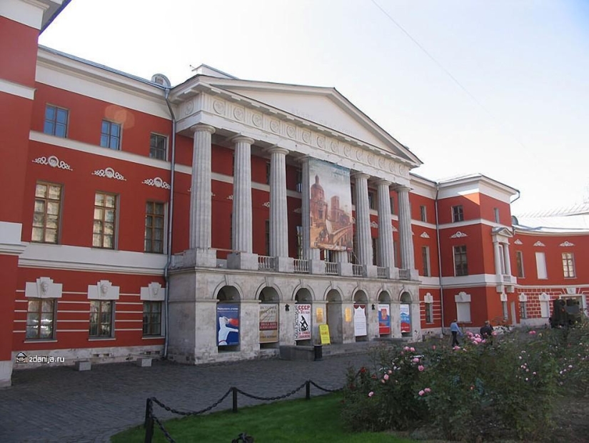 7 main Moscow buildings from the novels of Leo Tolstoy
